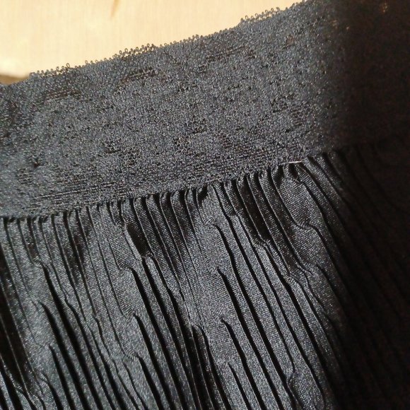 ILUSION VINTAGE 2PC Black Camisole and Shorts Set_Size Medium - Picture 8 of 10